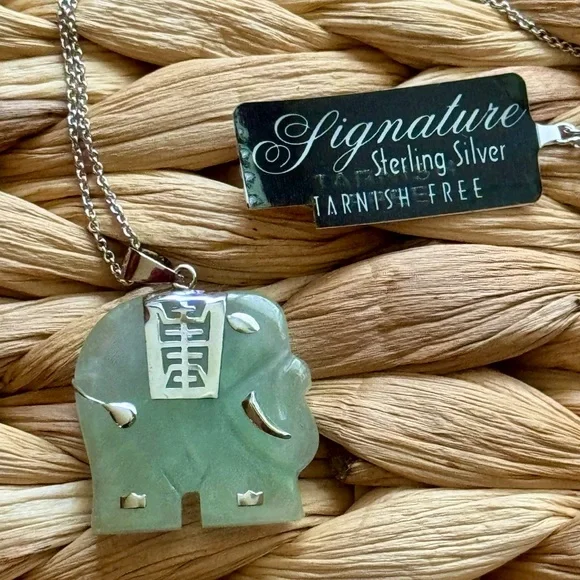 Jade Elephant Pendant 925 Sterling Silver Necklace - Picture 4 of 7